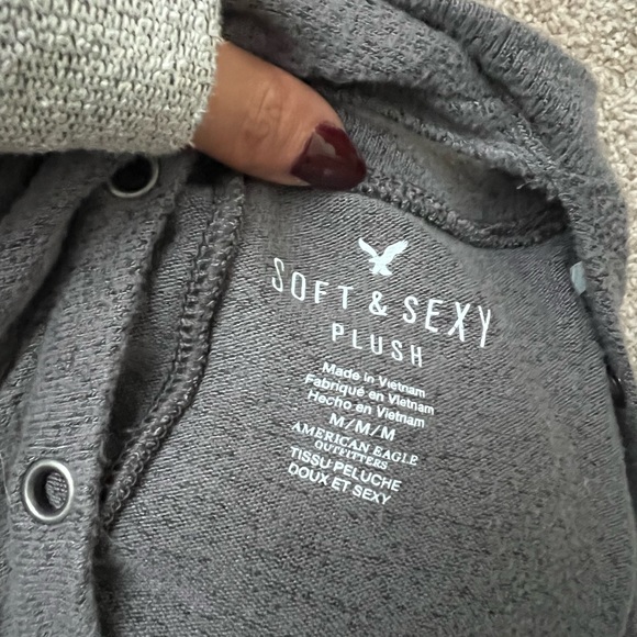 Open shoulder sweater - Picture 4 of 4